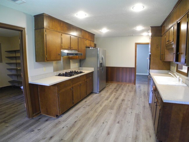 Building Photo - 108 Montague Rd