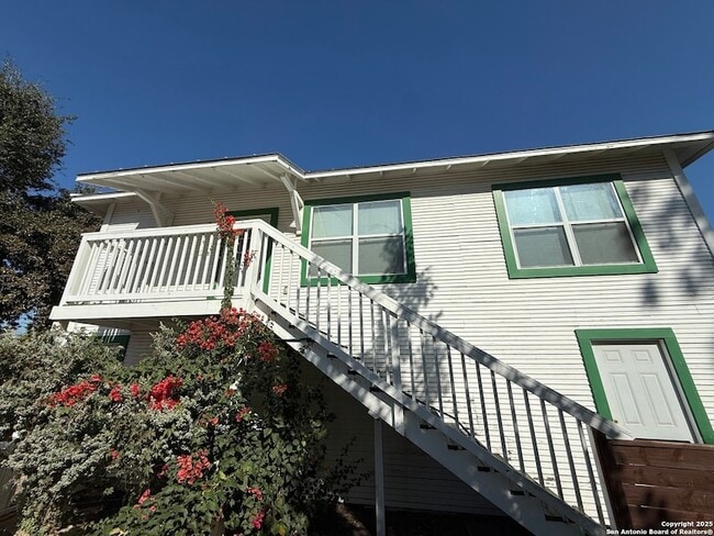 Primary Photo - 317 E Myrtle St