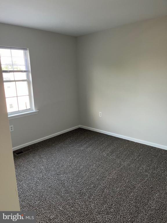 Building Photo - 218 Meadows Ln NE