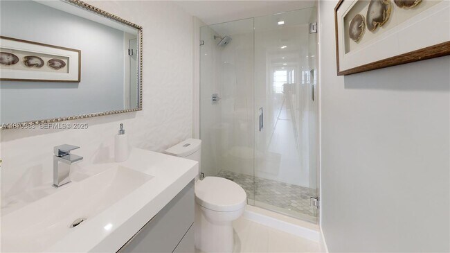 Building Photo - 5601 Collins Ave