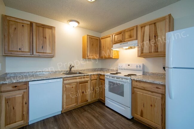Building Photo - 2916-2924 Glendale Dr