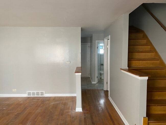 Building Photo - 9040 S Dauphin Ave