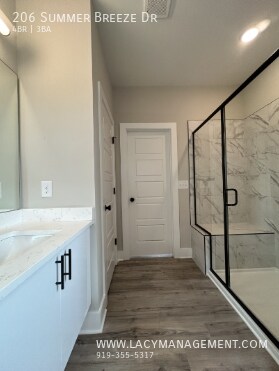 Building Photo - 206 Summer Breeze Dr