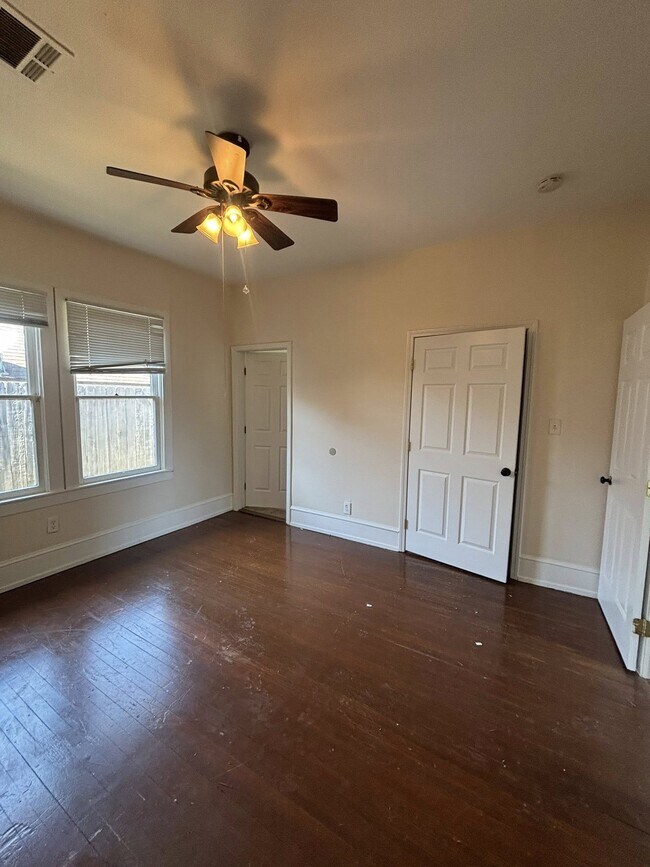 Building Photo - 113 Texas St