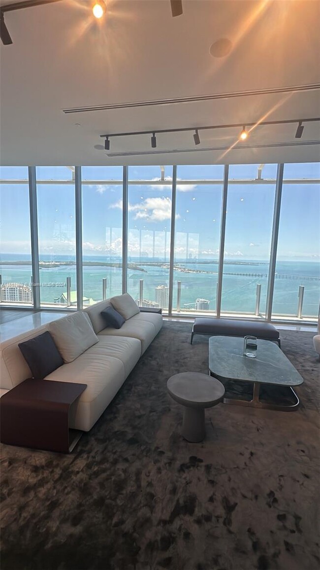 Building Photo - 300 Biscayne Blvd Way