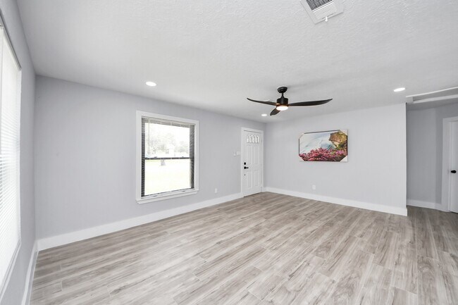 Building Photo - 503 Schilling Ave