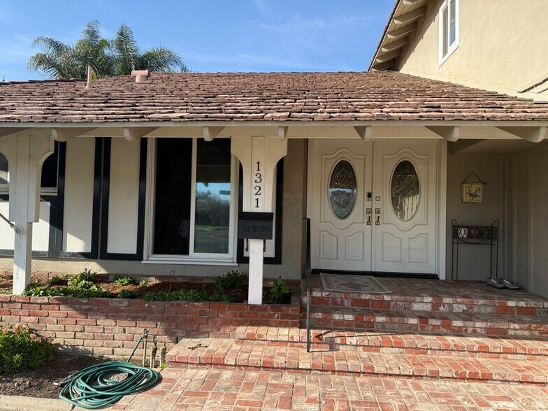 Primary Photo - 1321 Sharon Rd