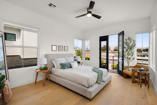 Building Photo - 623 Colima St