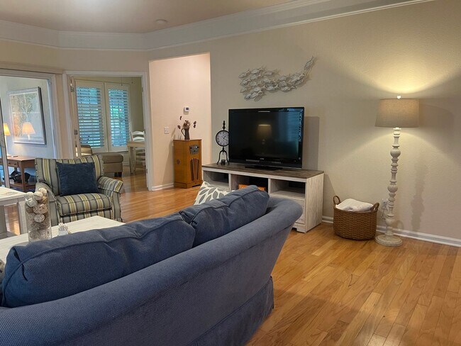 Building Photo - Lovely Furnished Home in The Haven