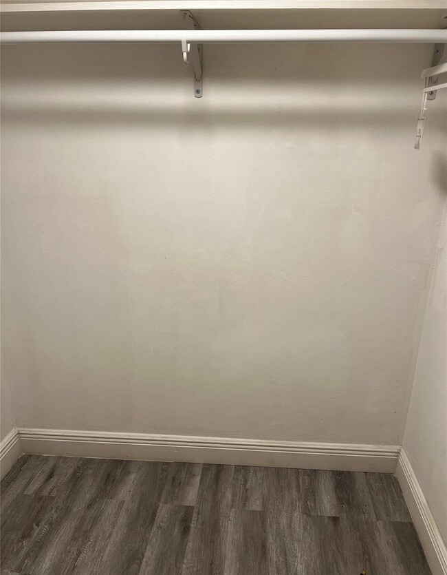 Building Photo - 9070 Lime Bay Blvd