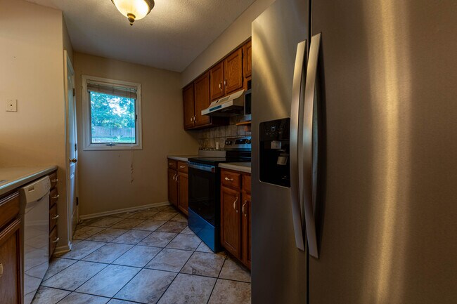 Building Photo - 4371 W Southview Dr