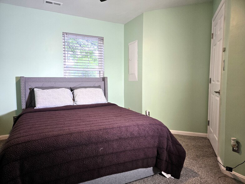 Building Photo - 7832 Canter Ct