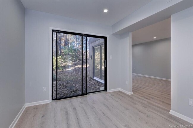 Building Photo - 8 Spring W