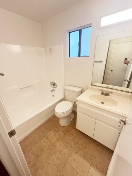 Building Photo - 248 W Avenida Palizada