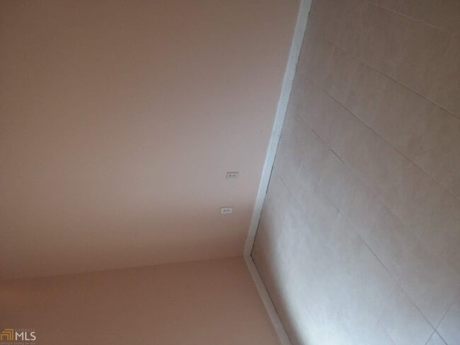 Building Photo - 7104 Fairington Village Dr