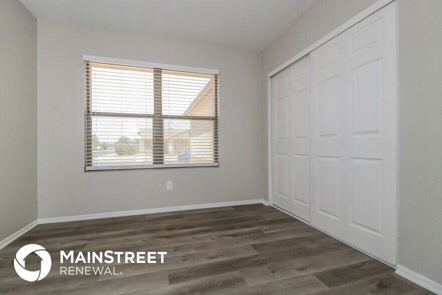 Building Photo - 11841 W Corrine Dr