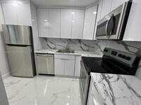 Building Photo - 505 Gardens Dr