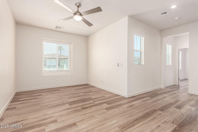Building Photo - 6537 N 15th Dr