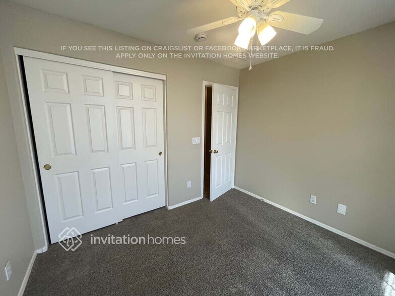 Building Photo - 15508 W Port Royale Ln