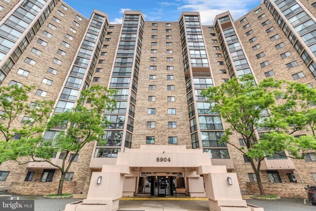 Building Photo - 5904 Mt Eagle Dr