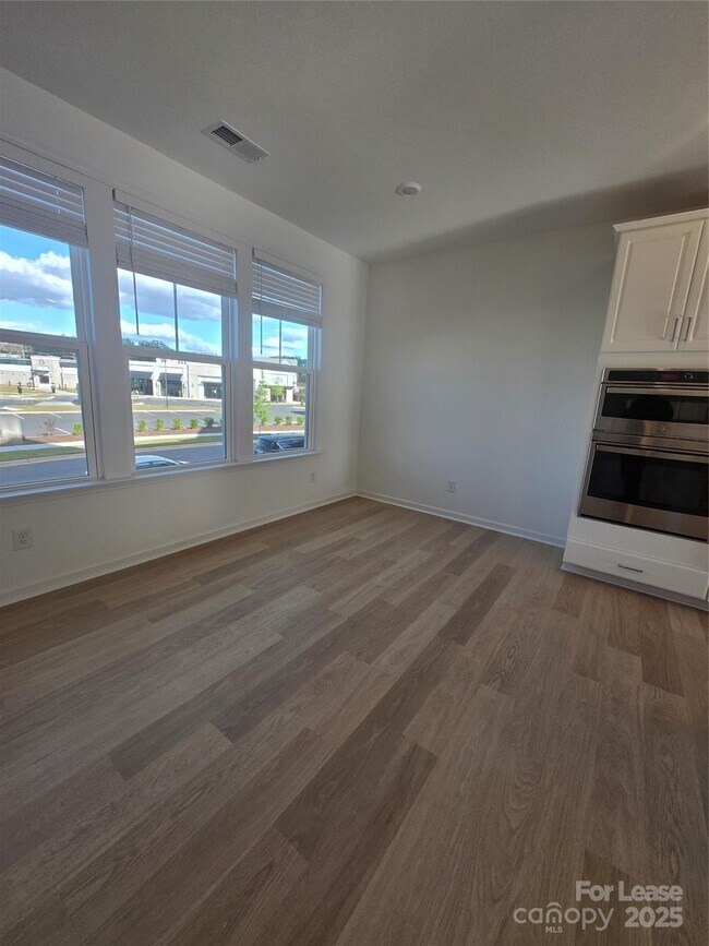 Building Photo - 3124 Stelfox St