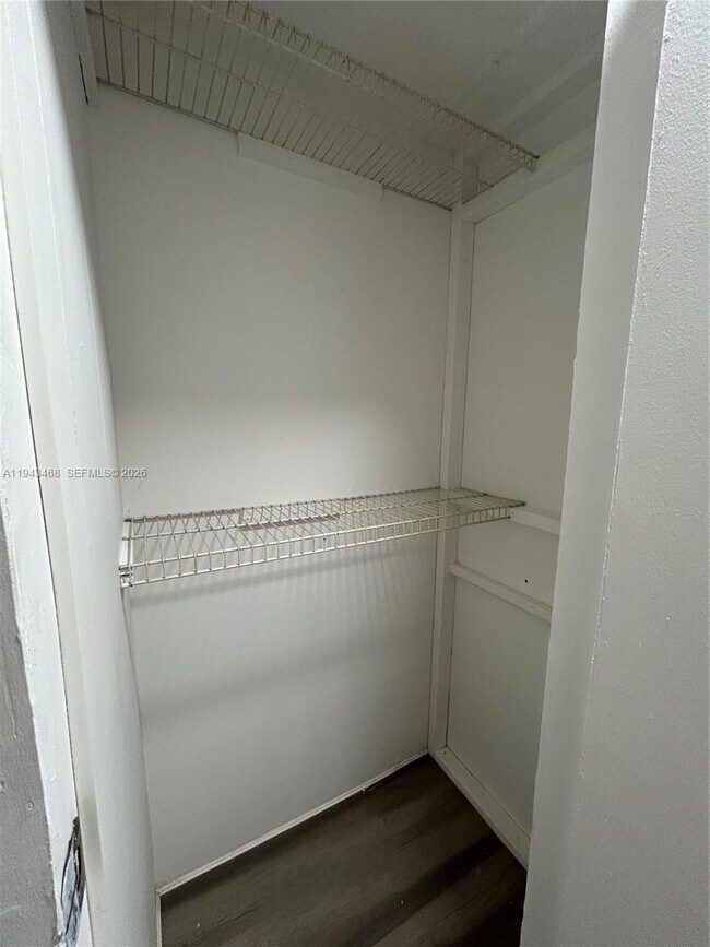 Building Photo - 11942 N Branch Rd