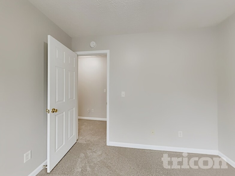 Building Photo - 8274 Eastshore Dr