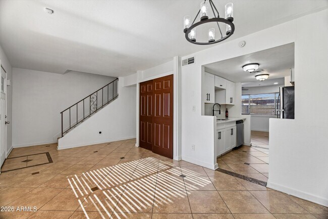 Building Photo - 7126 N 19th Ave