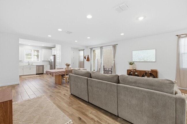 Building Photo - 3251 S Lotus