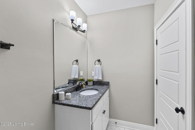 Building Photo - 10910 Kings Crown Dr