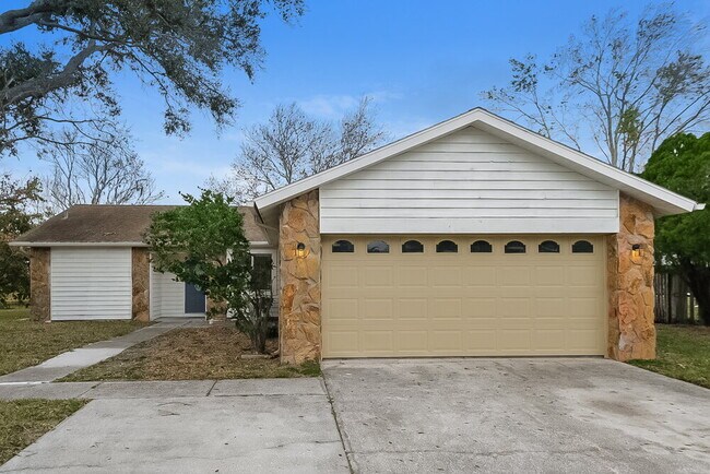Building Photo - 4360 Grandwood Ln