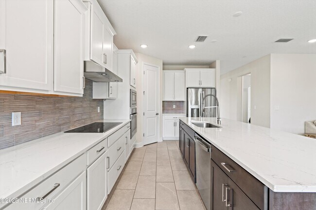 Building Photo - 11221 Strategy Ct