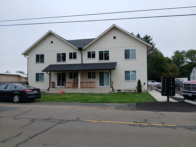 Building Photo - 1803 Pacific Ave N