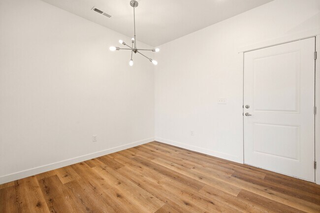 Building Photo - 2305 E 830 S