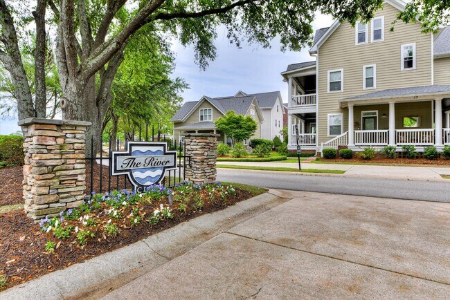 Building Photo - 351 Landing Dr