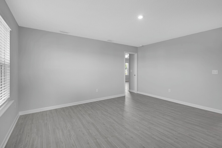 Building Photo - 162 Dahlia Falls Dr