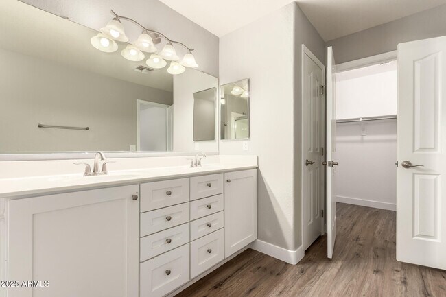 Building Photo - 2771 S Sailors Way