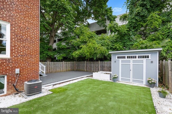 Building Photo - 2613 S Troy St