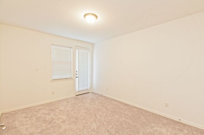 Building Photo - 3116 Gaylord Dr