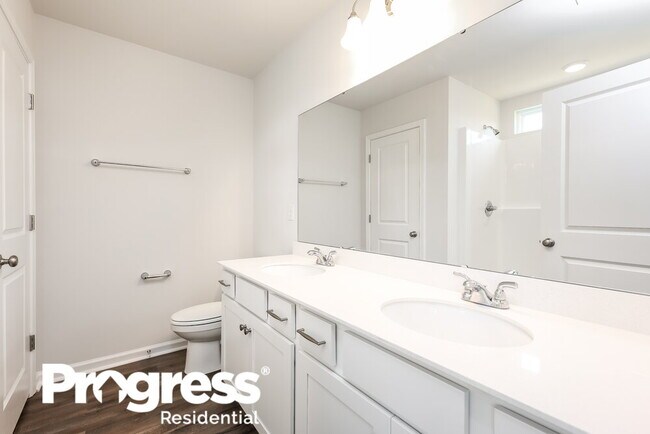 Building Photo - 851 S 851