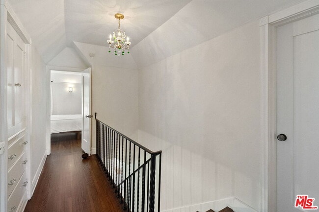 Building Photo - 504 24th St