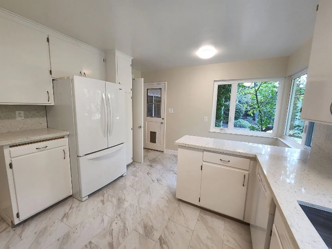 Building Photo - 4088 Laguna Way