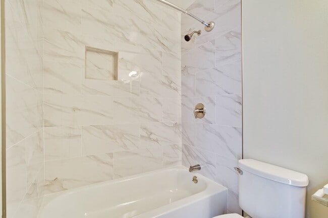 Building Photo - Modernized Fremont Gem: 3BR/2BA with Designer Finishes & Gated Backyard