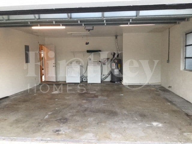 Building Photo - 4317 Honeysuckle Ave