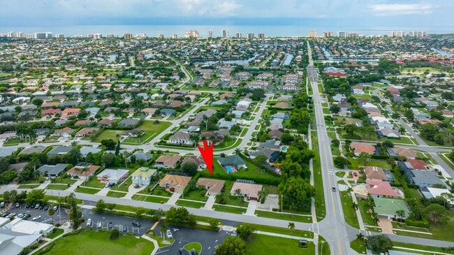 Building Photo - Cute and Cozy Family home on the Island.....Fully furnished..Available May 1-2024 at only $4100. ...