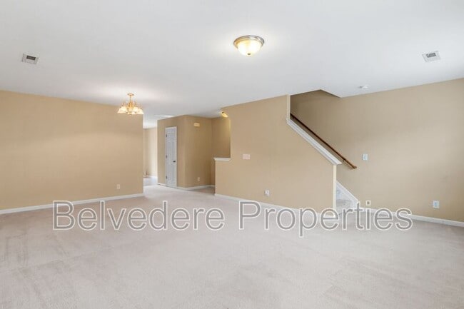 Building Photo - 39 Ackland Dr