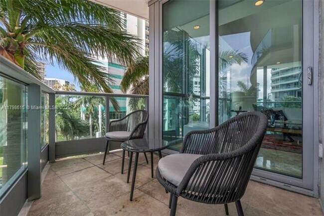 Building Photo - 1331 Brickell Bay Dr