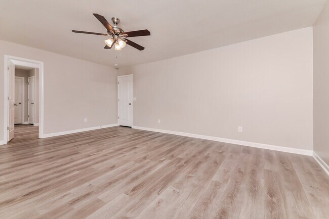 Building Photo - 127 Blakeford Dr