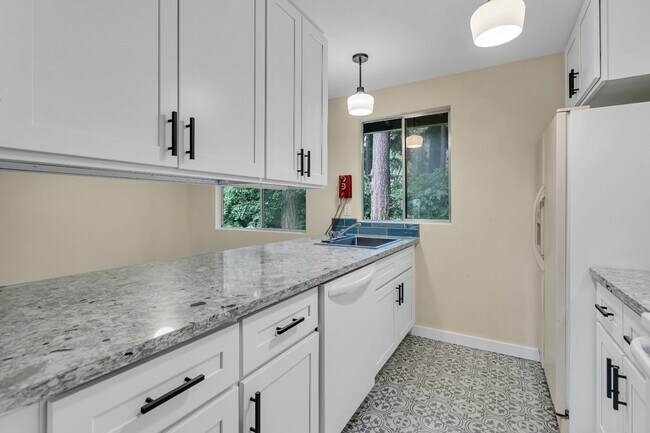Building Photo - 4104 68th Ave NW