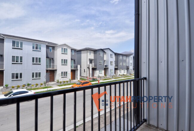 Building Photo - 1036 W 430 S